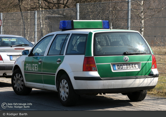 Dresden - VW Golf Variant - FuStW