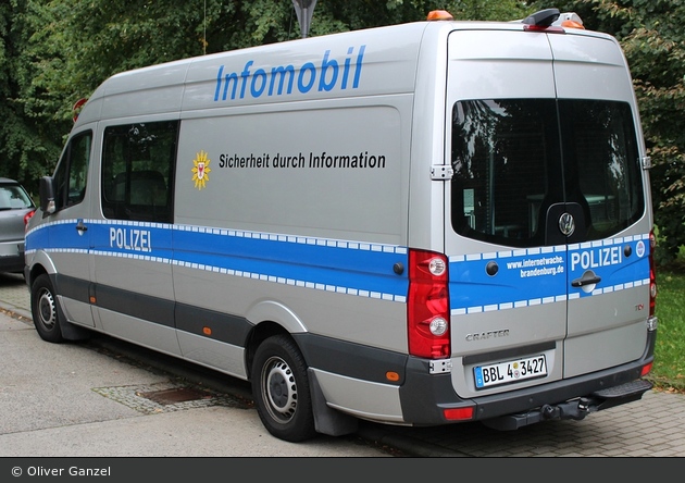 BBL4-3427 - VW Crafter - Infomobil