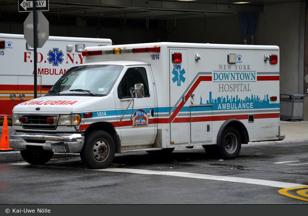 NYC - Manhattan - Downtown Hospital EMS - Ambulance 1814 - RTW (a.D.)