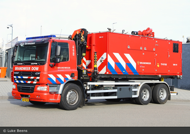 Terneuzen - Bedrijfsbrandweer Dow Benelux N.V. - WLF-Kran - 19-8180