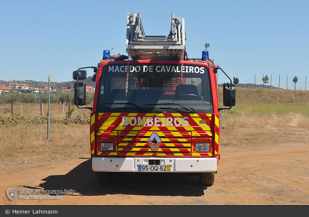 Macedo de Cavaleiros - Bombeiros Voluntários - DL 23/12 - VE30 01 (a.D.)