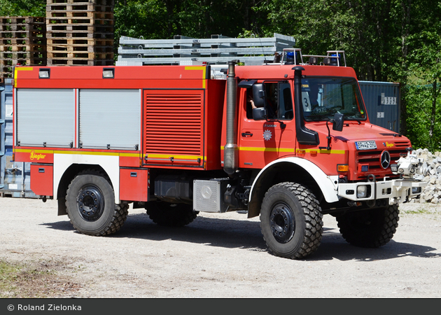 BP42-390 - MB Unimog U 5000 - FLF