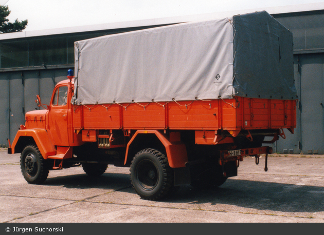 Hamburger Feuerwehrhistoriker TW 30 (HH-8617) (a.D.)