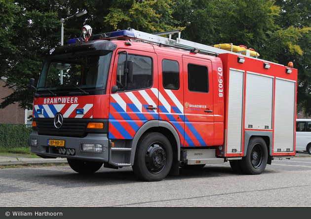 Arnhem - Veiligheidsregio - Brandweer - HLF - 07-9038 (a.D.)