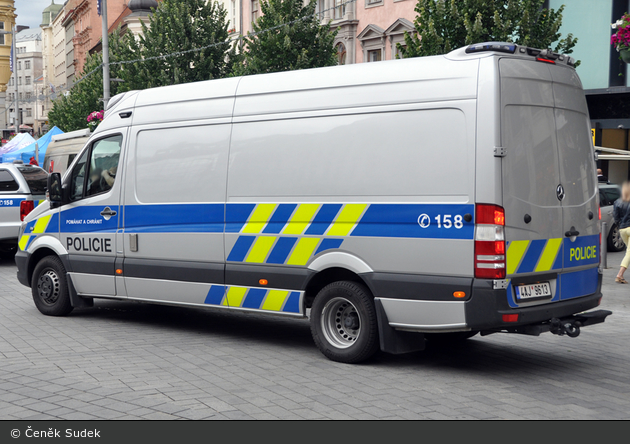 Olomouc - Policie - 4AJ 9613 - Entschärferfahrzeug