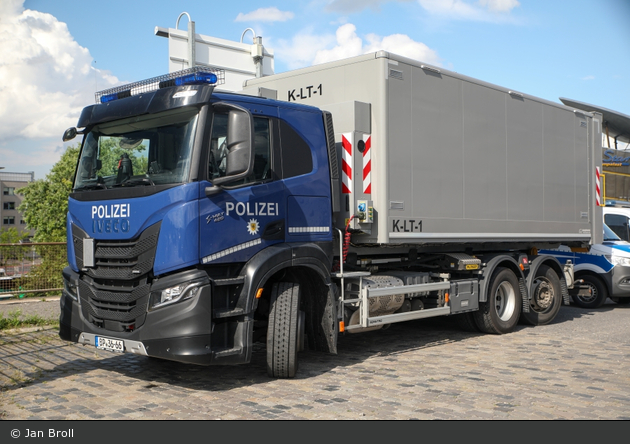 BP36-66 - Iveco S-Way 420 - WLF