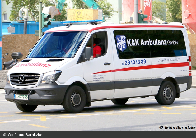 Krankentransport K&K Ambulanz GmbH - KTW (B-KK 7795)