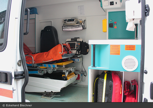 City Ambulanz Hamburg CAH - RTW 47/83-01