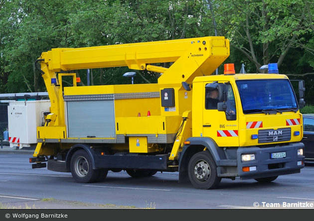 Berlin - Berliner Verkehrsbetriebe - Hubsteiger