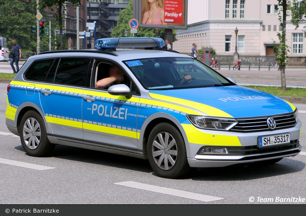 SH-35317 - VW Passat Variant - FuStW