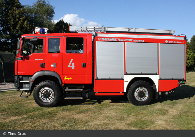 Nordholz - Feuerwehr - FlKFZ-Gebäudebrand