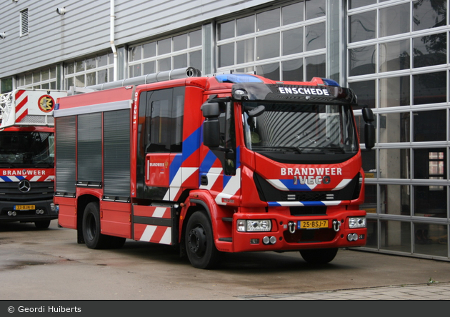 Enschede - Brandweer - HLF - 05-4231 (a.D.)