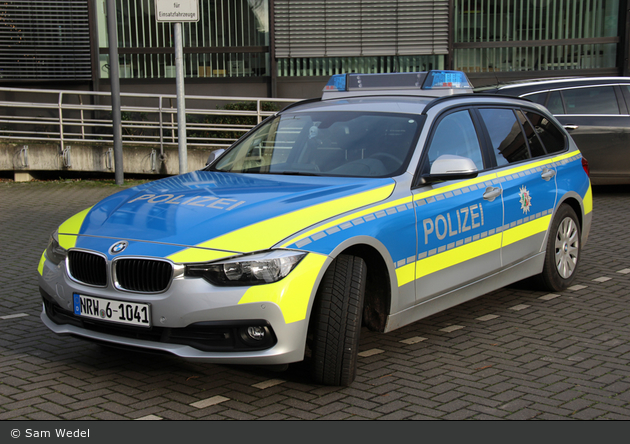 NRW6-1041 - BMW 318d Touring - FuStW
