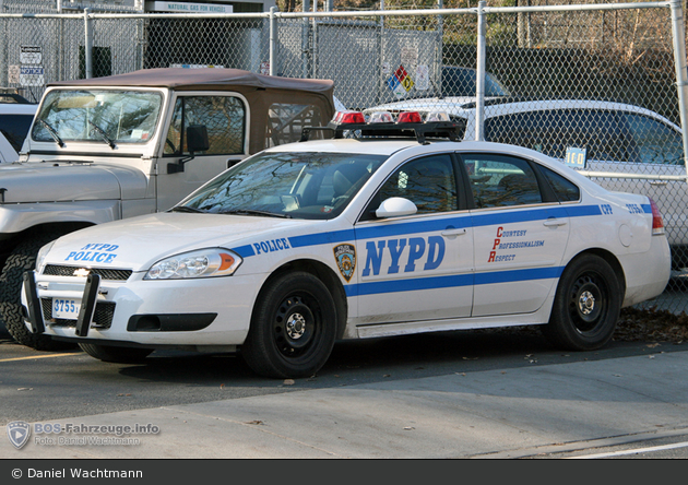 NYPD - Manhattan - Central Parc Precinct - Fustw 3755