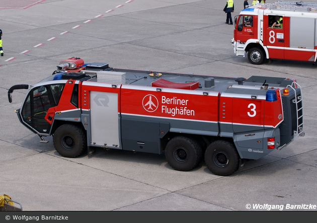 Florian Flughafen Berlin-Tegel Crash 03