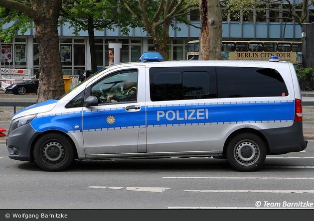 B-31104 - Mercedes Benz Vito - Kleinbus mit Funk