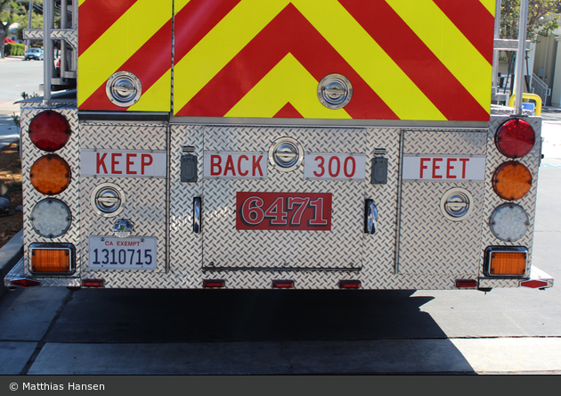 Monterey - Monterey Fire Department - Ladder Truck - 6471