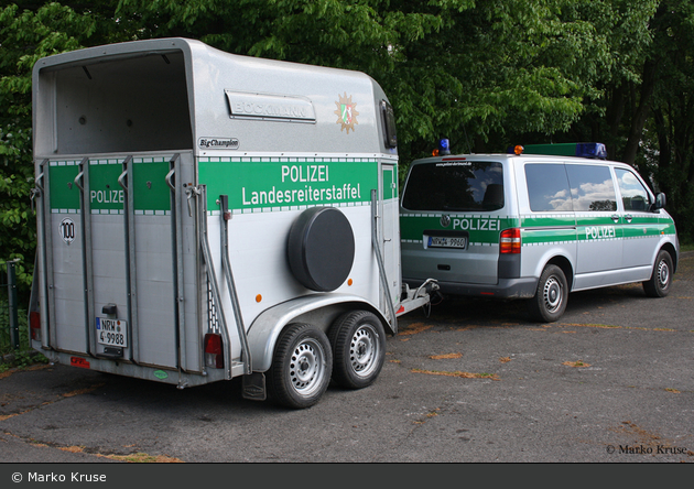 NRW4-9960 - VW T5 - HGruKW mit Pferdeanhänger