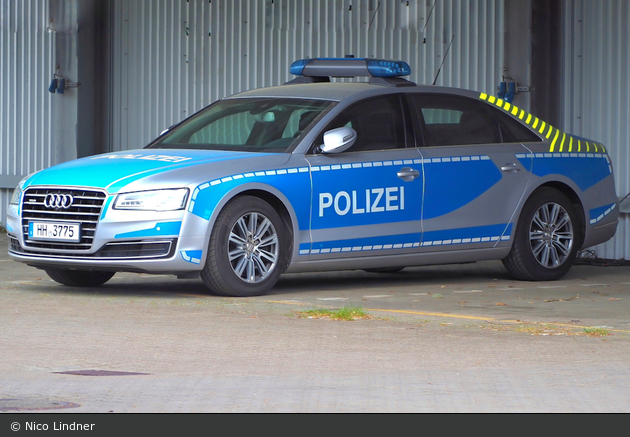 HH-3775 - Audi A8 - SW Begleitfahrzeug (a.D.)