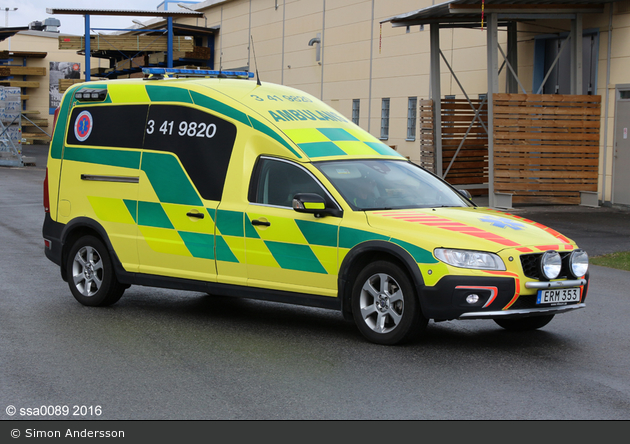Vagnhärad - Landstinget Sörmland - Ambulans - 3 41-9820