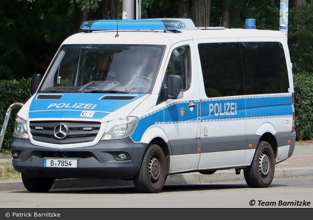 B-7854 - MB Sprinter - GruKW A