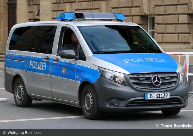 B-31139 - Mercedes Benz Vito - Kleinbus mit Funk