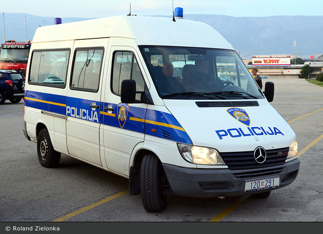 Mravince - Policija - Interventna Jedinica - HGruKw