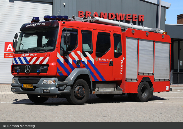 Rotterdam - Veiligheidsregio Rotterdam-Rijnmond - Brandweer - HLF - 17-9333