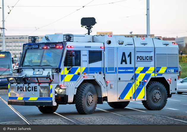 Praha - Policie - 9AT 4968 - WaWeKw