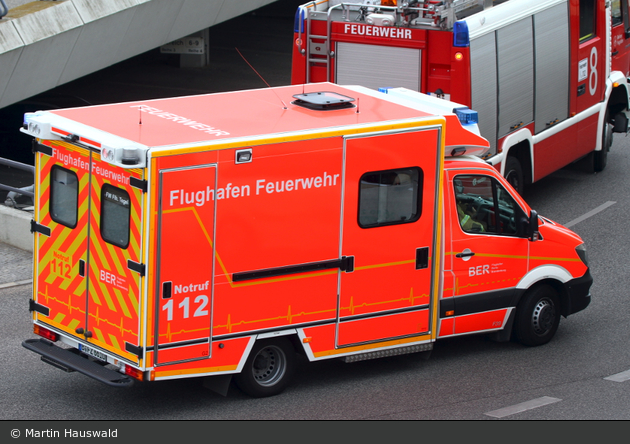 Florian Flughafen Berlin-Tegel RTW