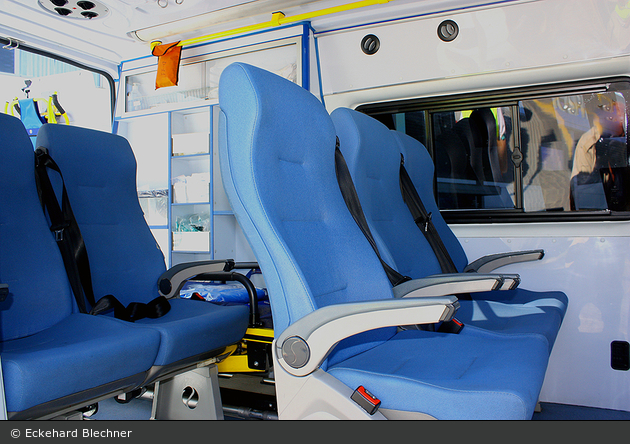 Barcelona - Ambulàncies Domingo - KTW D-194
