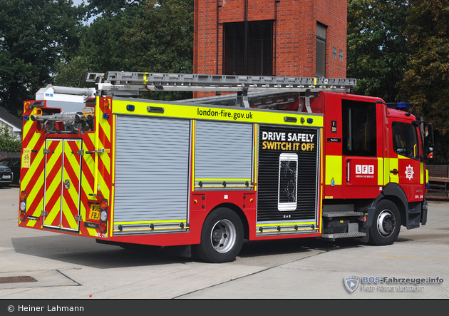 London - Fire Brigade - DPL 216