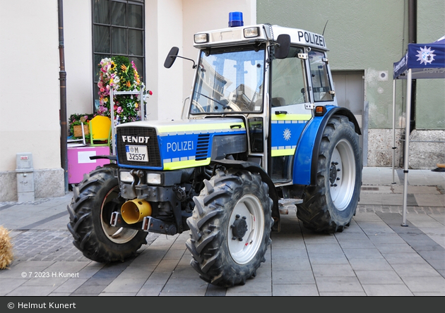 M-32557 - Fendt Farmer 200 - Traktor