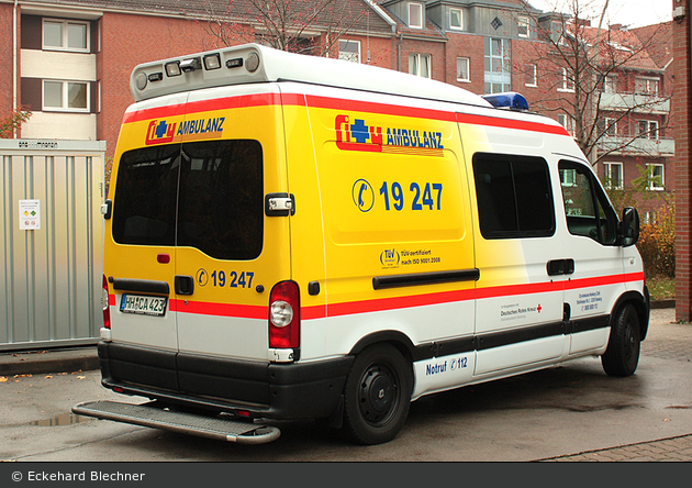 City Ambulanz Hamburg CAH - RTW 47/83-01