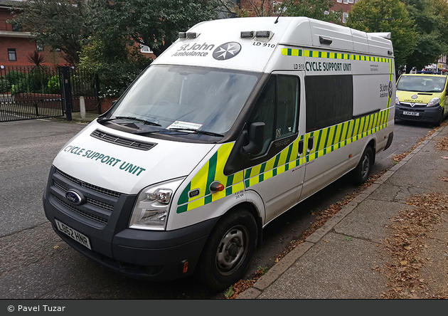 London - St John Ambulance - Cycle Response Unit - CSU - LD 910